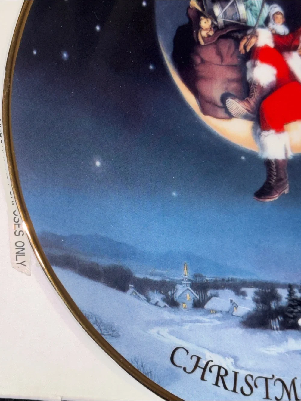 Avon 1998 Santa on Moon Holiday Plate – 22k Gold Rim